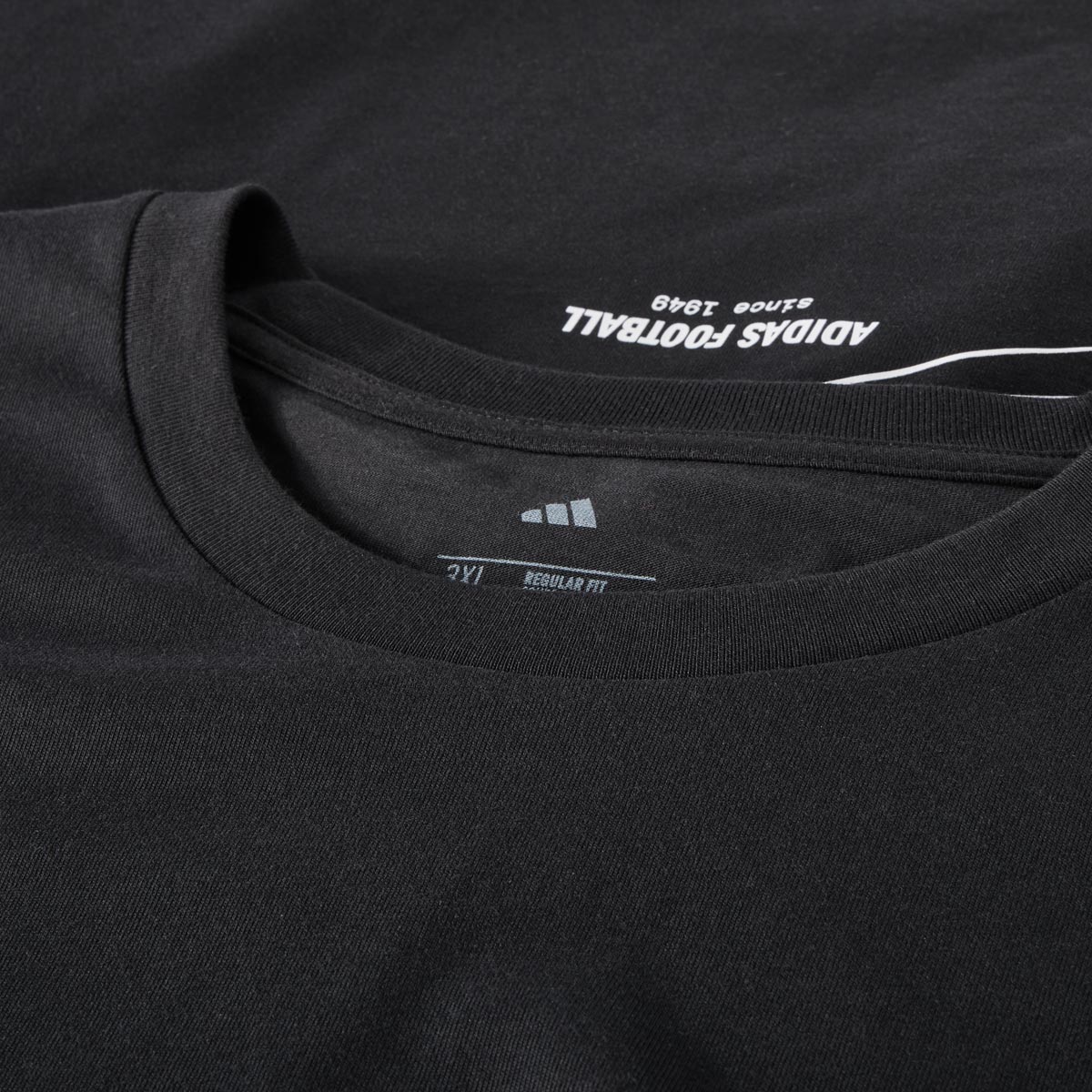 adidas T-Shirt mit Print auf Vorder- und Rückseite schwarz