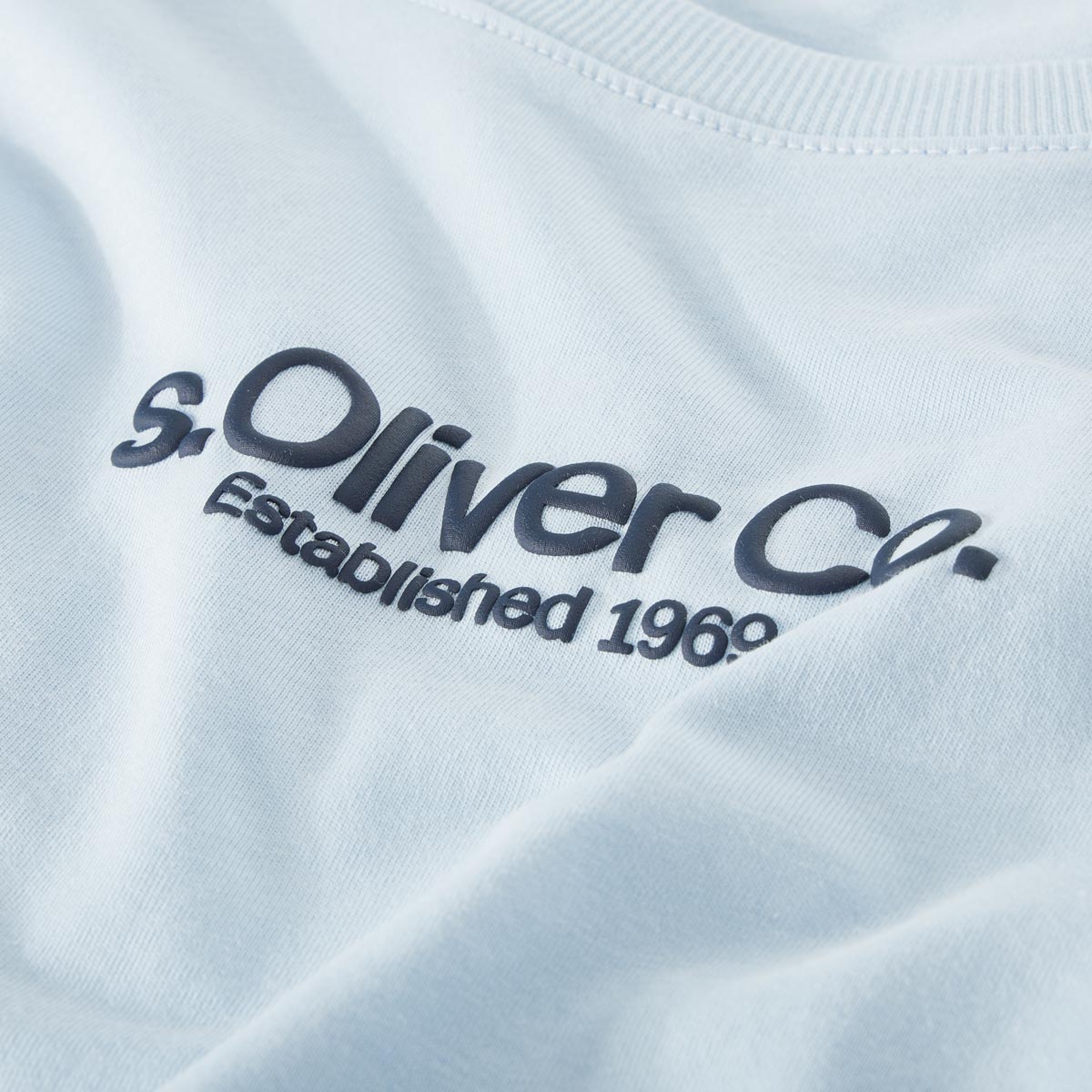 s.Oliver T-Shirt mit Label-Print blau