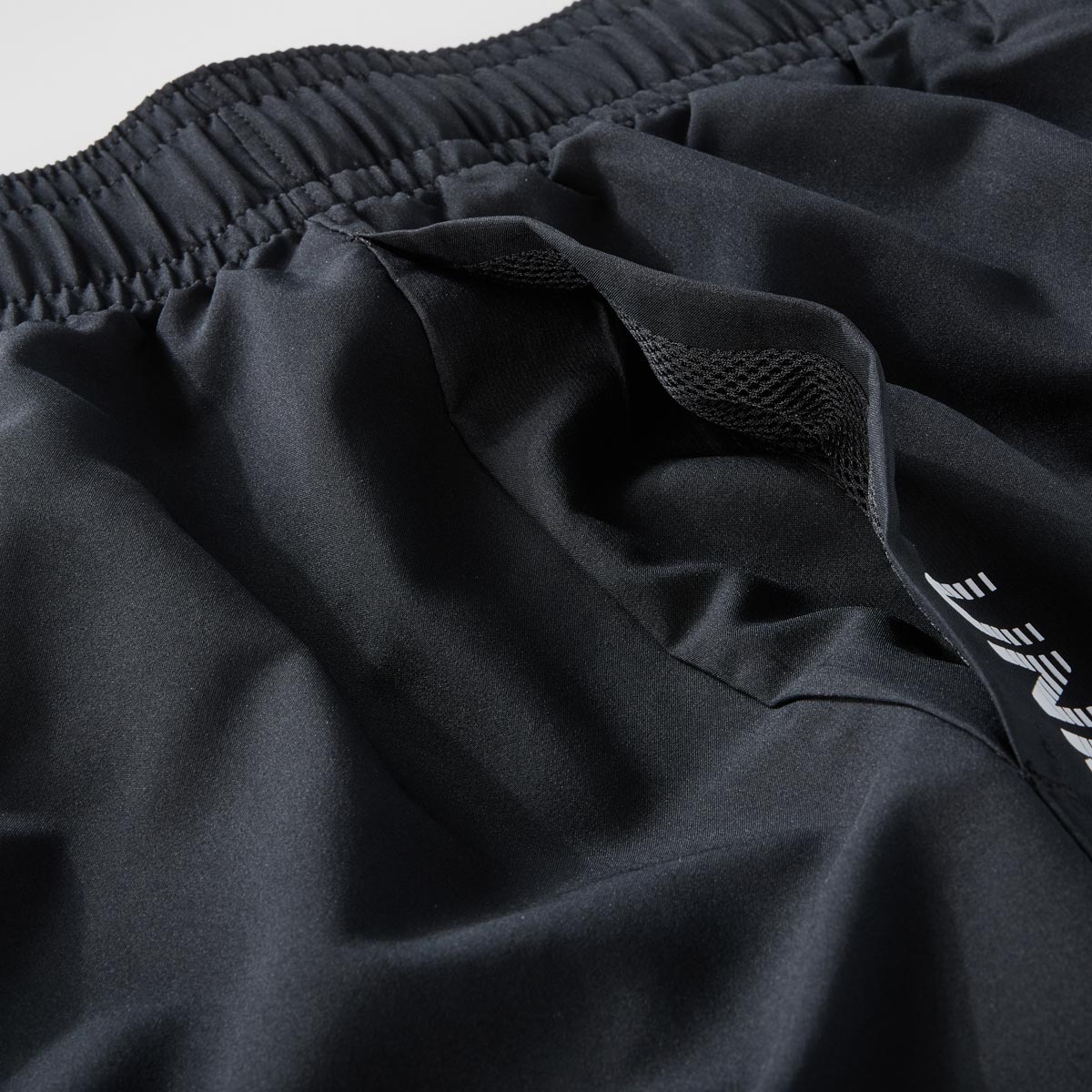 Under Armour Jogging-Shorts mit Dehnbund schwarz