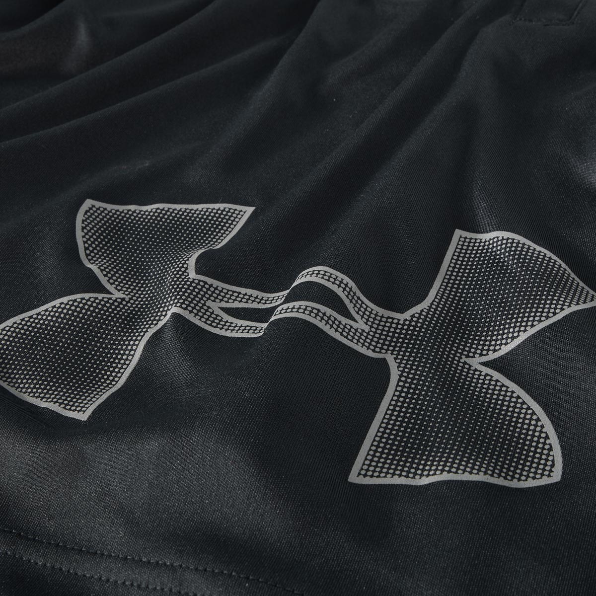 Under Armour Jogging-Shorts, schnelltrocknend grau/schwarz