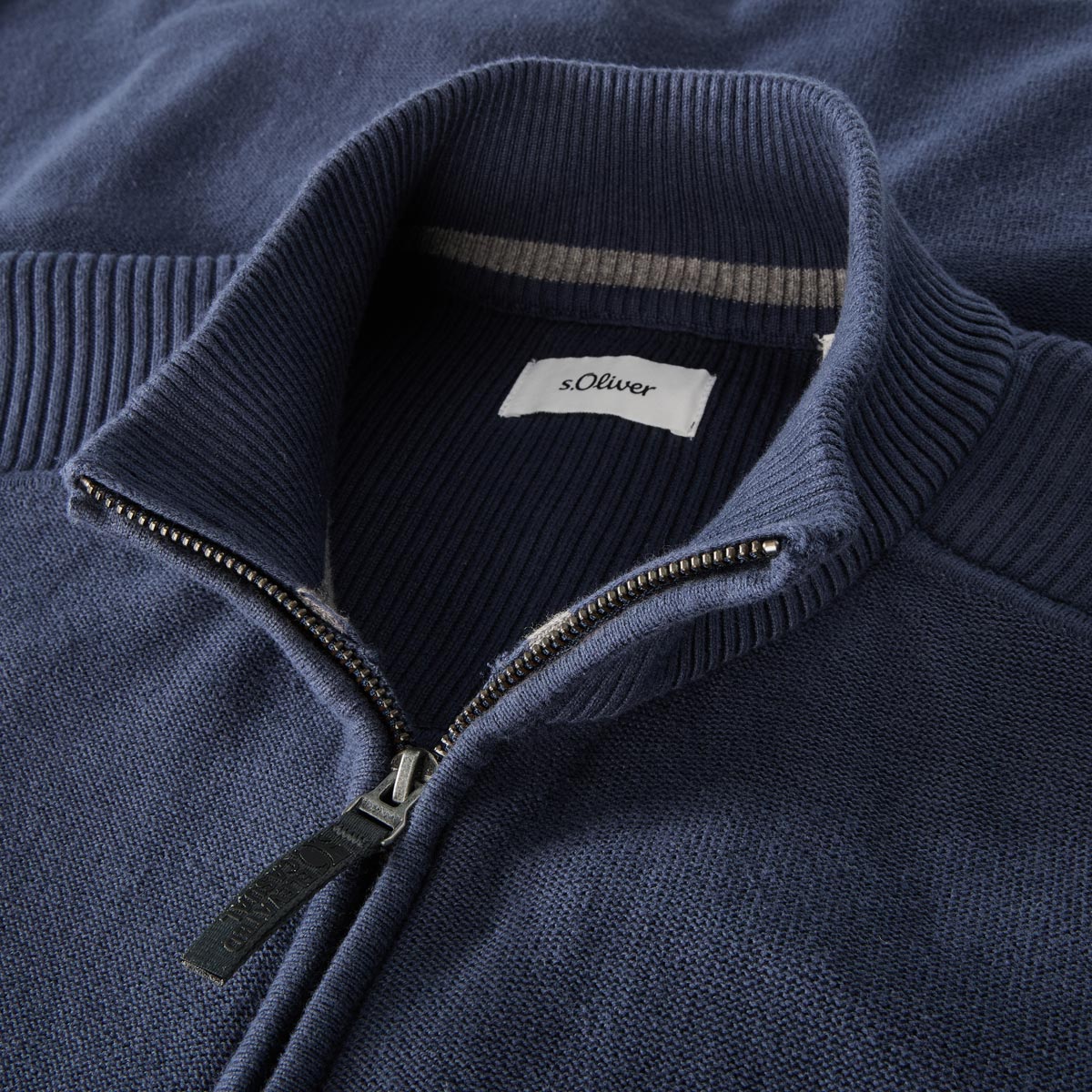 s.Oliver Strickjacke aus Baumwolle blau