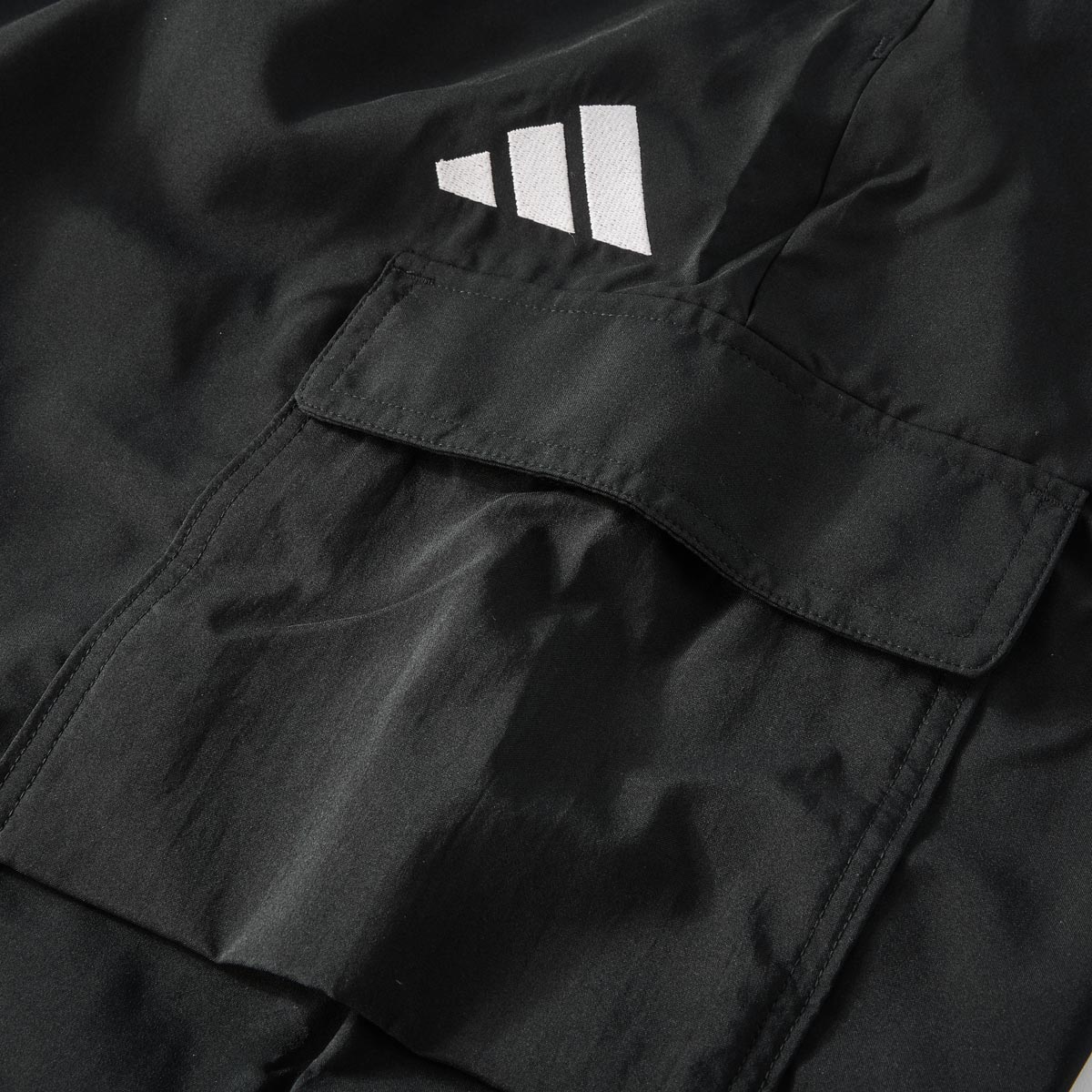 adidas Jogginghose mit Cargo-Tasche schwarz