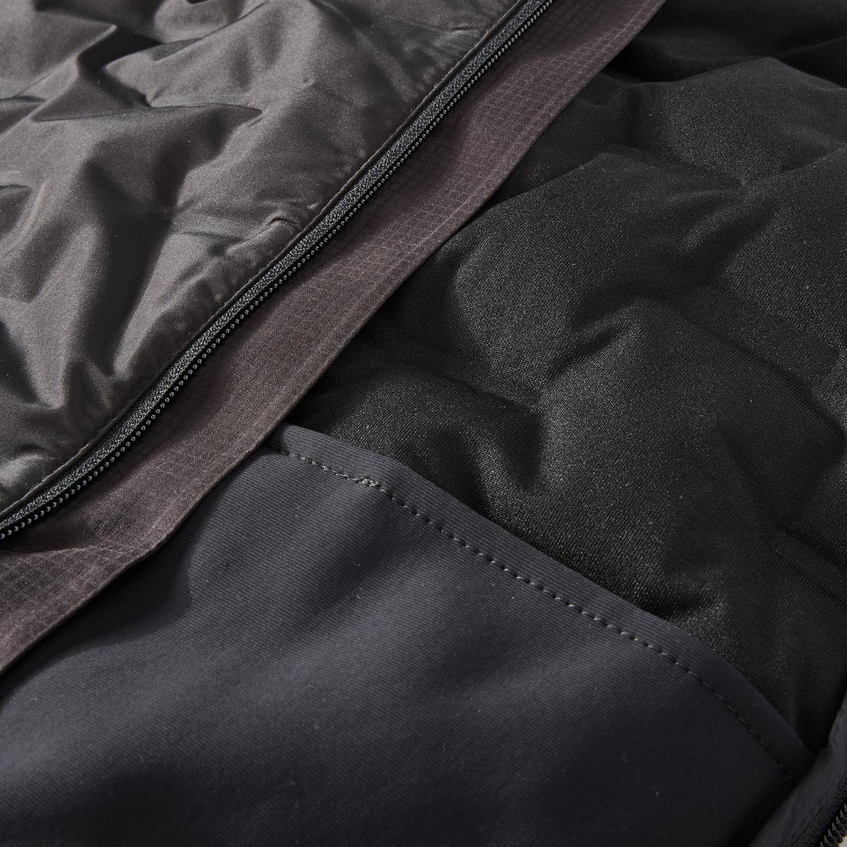 BOSS Gesteppte Softshelljacke, wasserabweisend schwarz